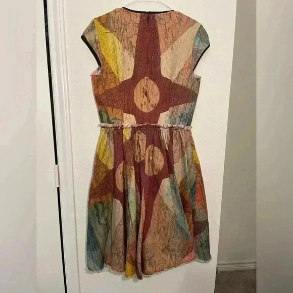 Making The Cut Winning Look Garys Beige Burgundy Paint Print Dress Sz M - Picture 9 of 12